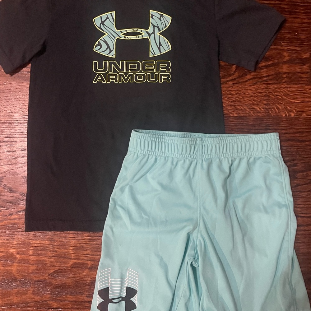 Boys sz 7 under armour set